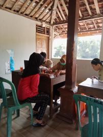 KEGIATAN SCRENNING KESEHATAN DI PADUKUHAN NGAGEL DARI UPT PUSKESMAS  KARANGMOJO 1